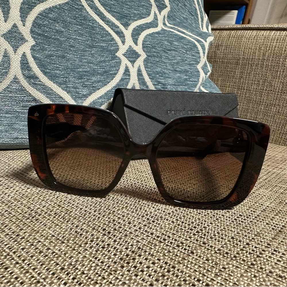 Prive Revaux sunglasses NWT
